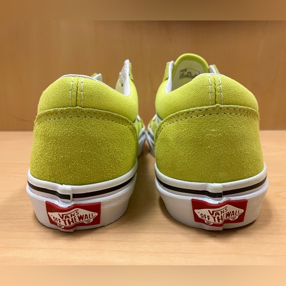 Vans - Picture 3 of 6